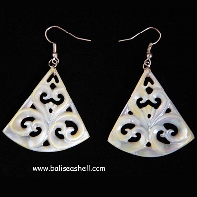 art carving black peal shell earring