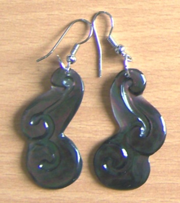 black shell earring art crafts