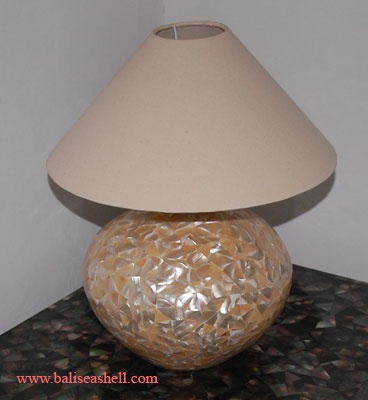 tectus pyramid shell mosaic lamp
