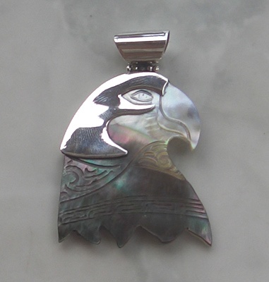 Bird Carving Mop Black Pendant